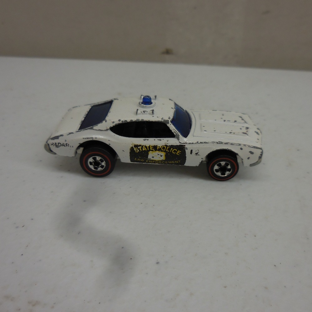 Vintage 1969 Hot Wheels Redline Olds 442 Police Cruiser White Hong Kong Base‎